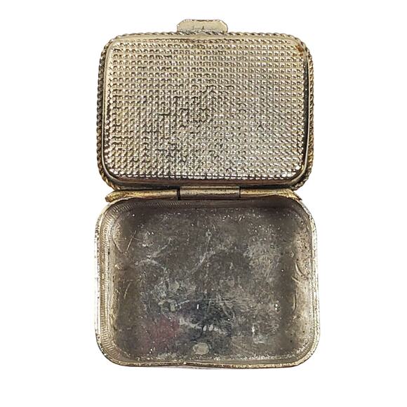 Antique Brass Engraved Pill Box Art Nouveau England XIX Century - Picture 2 of 6